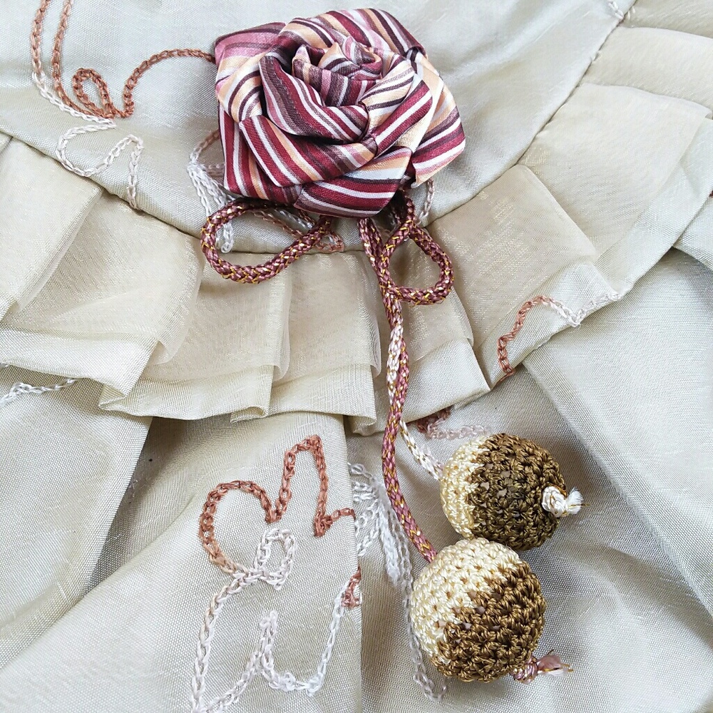 Cream Colored Handbag - Picture 3 of 4